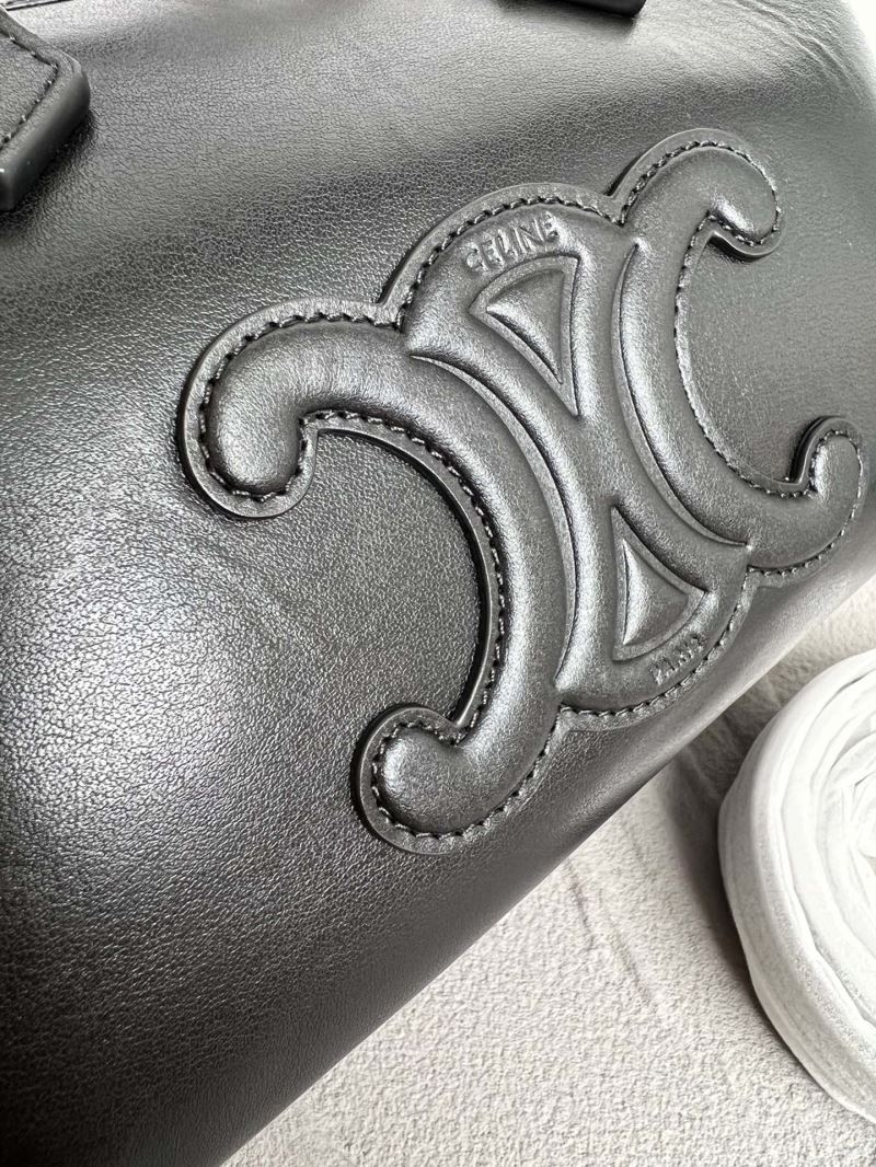 Ce1i*e triomphe bags